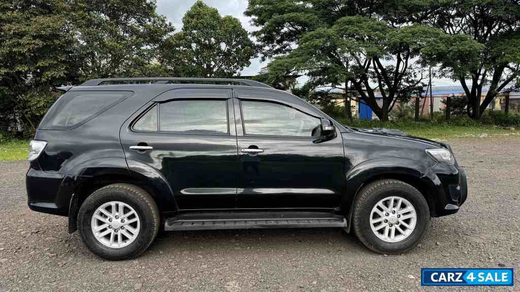 Toyota Fortuner 4x2 AT