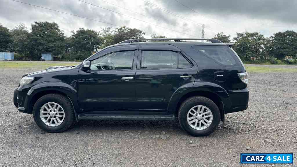 Toyota Fortuner 4x2 AT