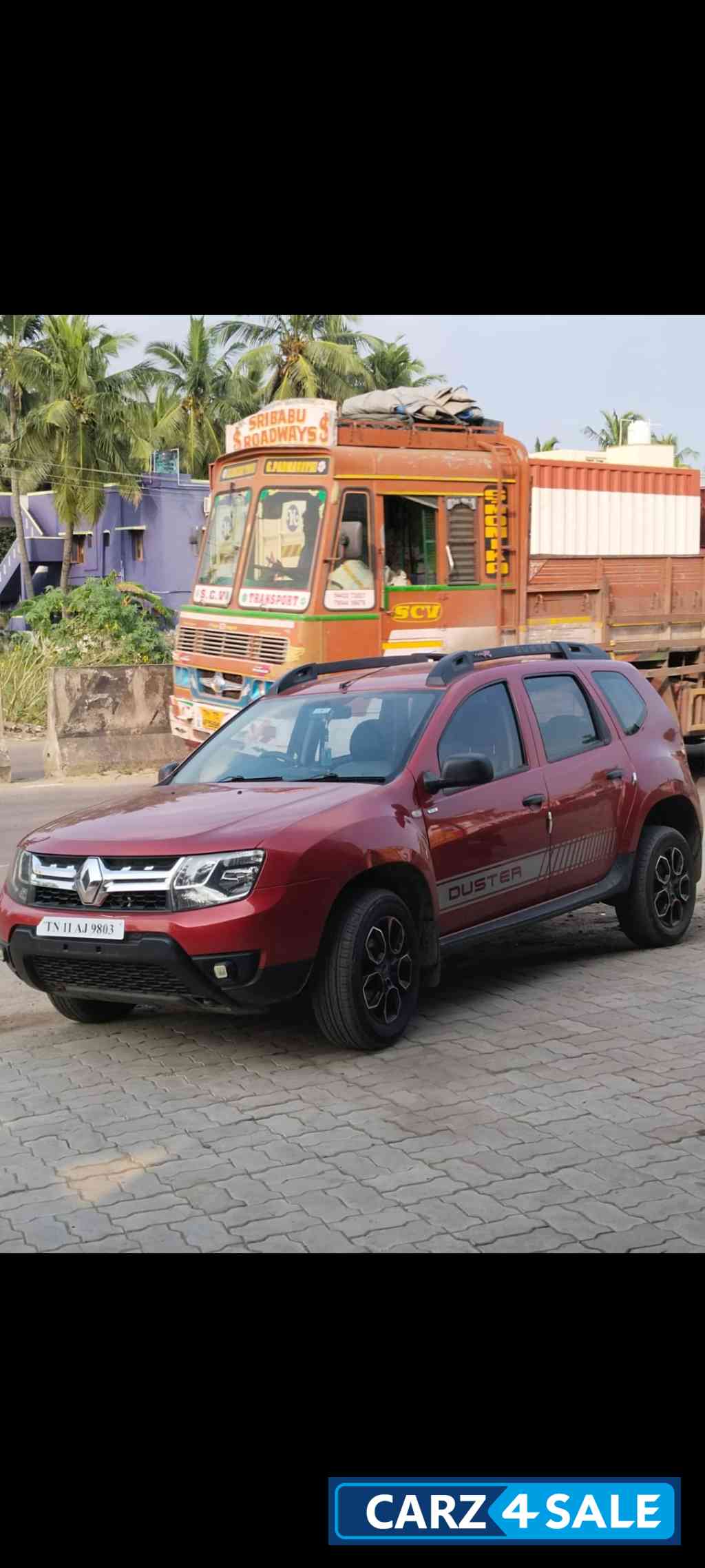 Red Renault Duster RXE