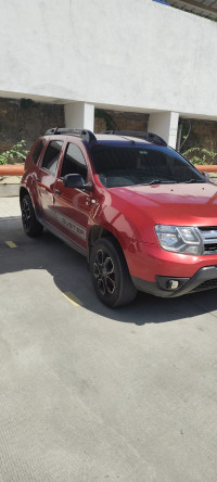 Red Renault Duster RXE