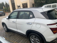 Polar White Hyundai Creta Sx diesel
