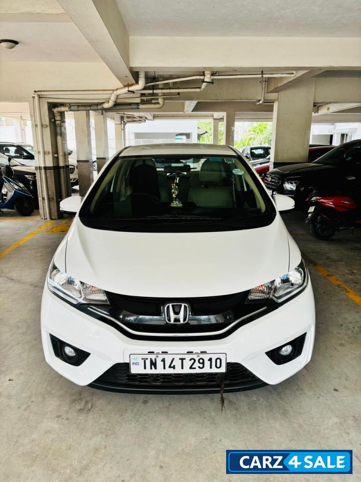 Pearl White Honda Jazz VXi