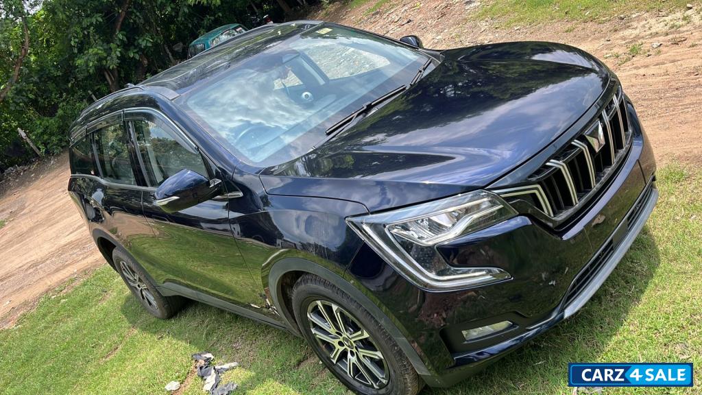 Mahindra XUV700 AX7 DL MT