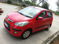Red Hyundai 1.2 Magna