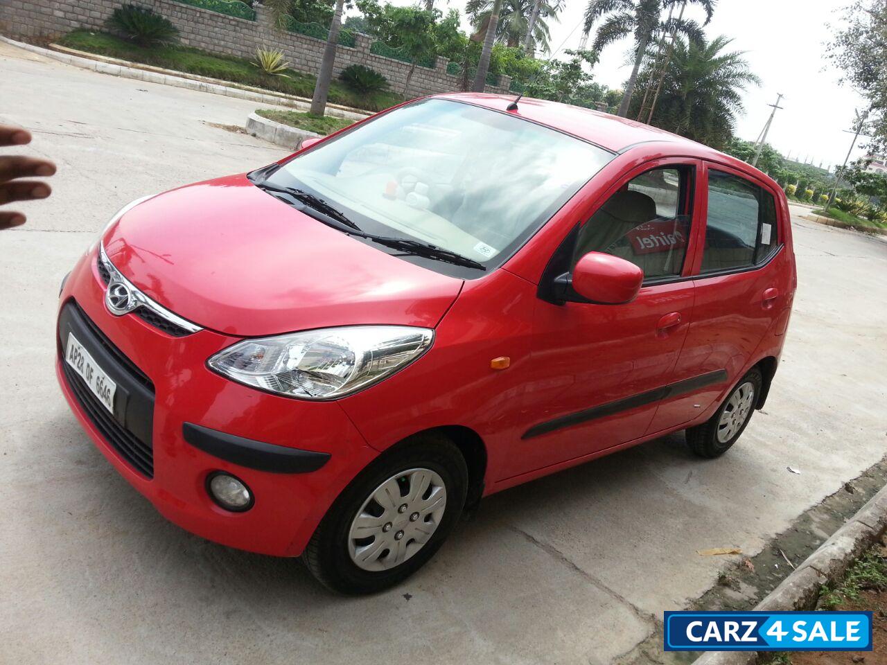 Red Hyundai 1.2 Magna