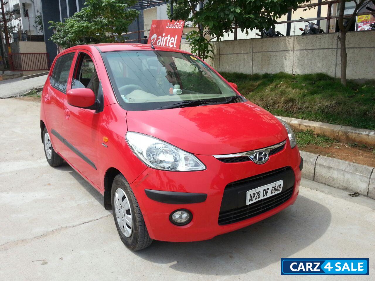 Red Hyundai 1.2 Magna