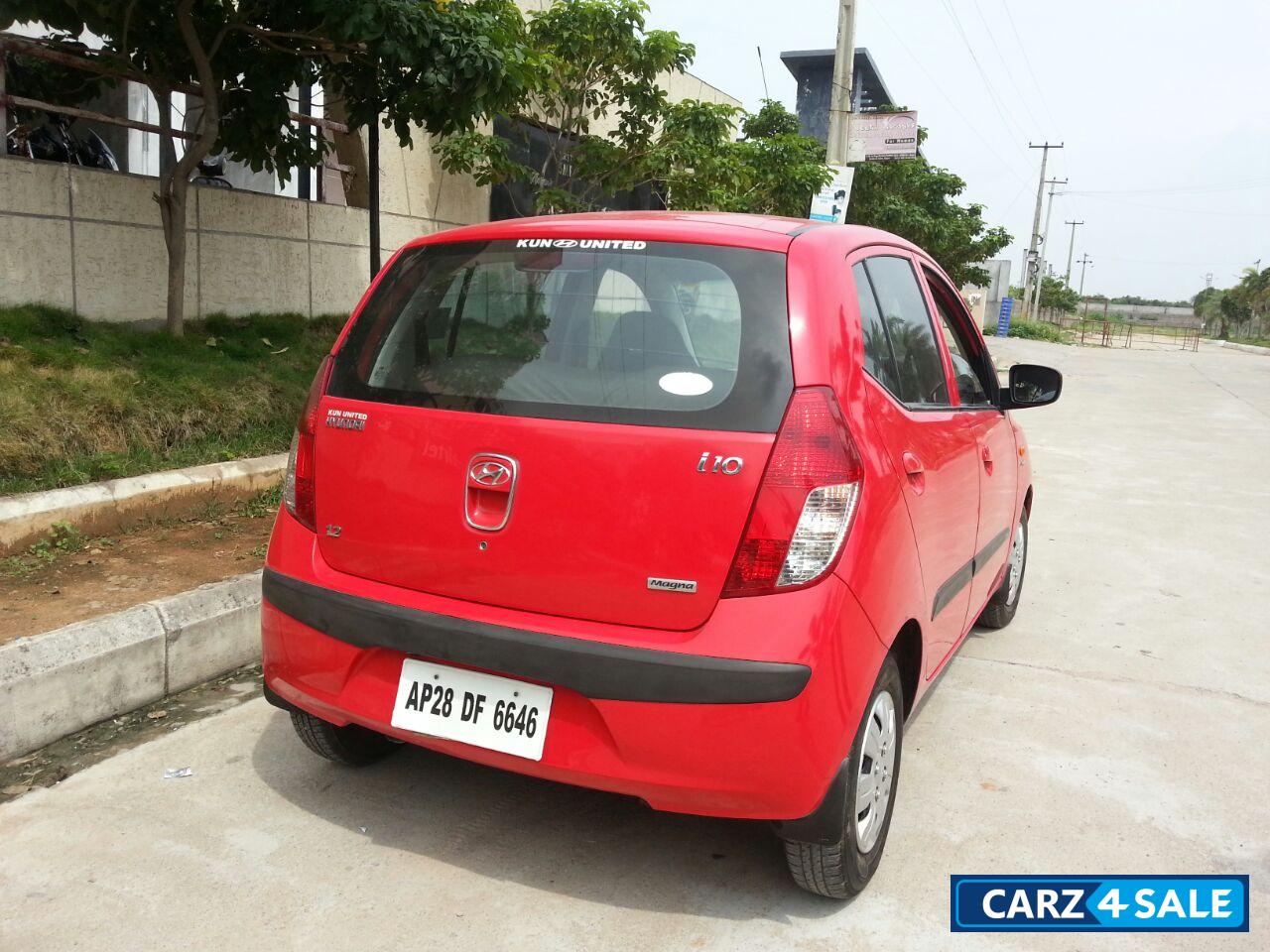 Red Hyundai 1.2 Magna