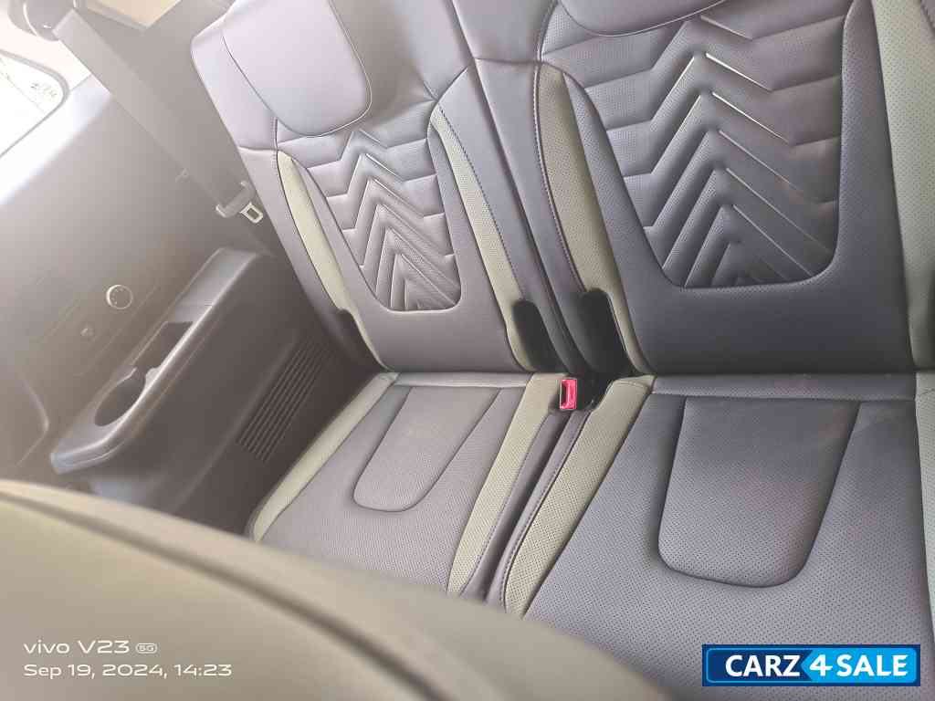Hyundai Alcazar Signature 1.5 (AT)7seater