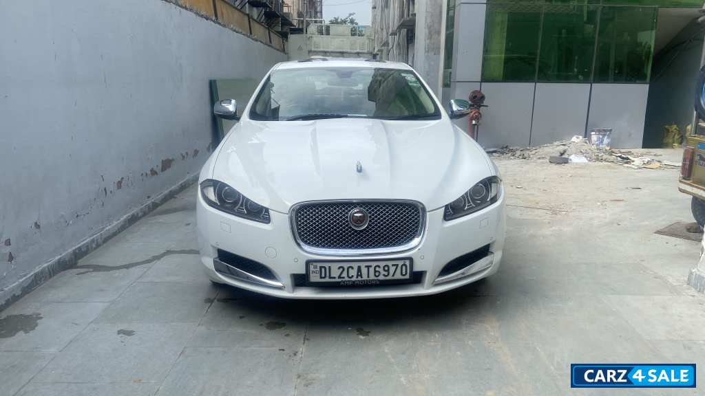 Silver White Jaguar XF 2.2 Diesel