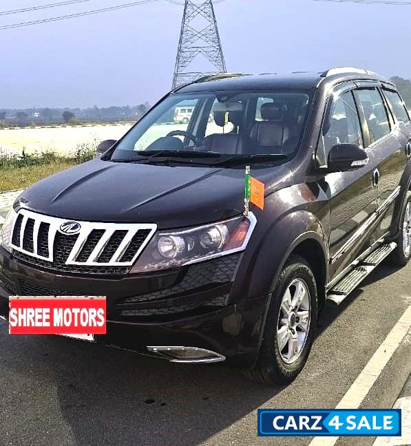 Mahindra XUV 500 W8