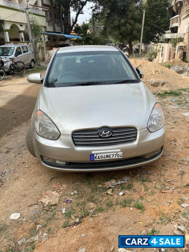 Hyundai Verna Xi