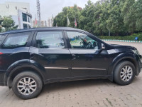 Black Mahindra XUV 500 W10