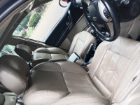 Black Mahindra XUV 500 W10