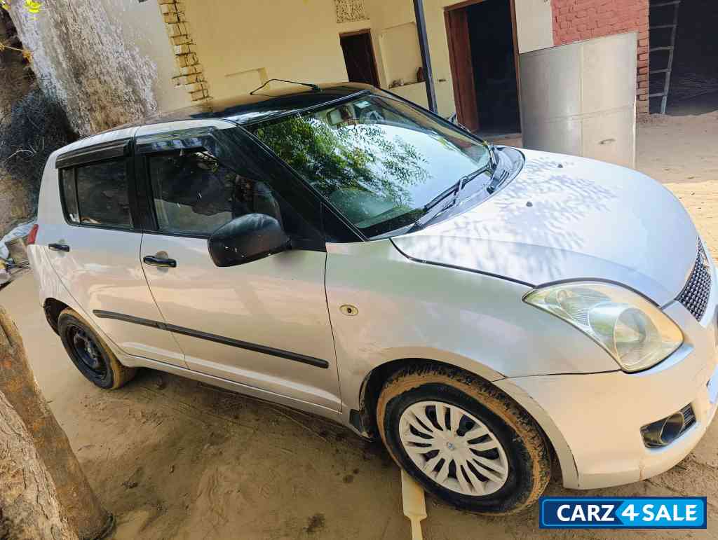 Maruti Suzuki Swift Vxi