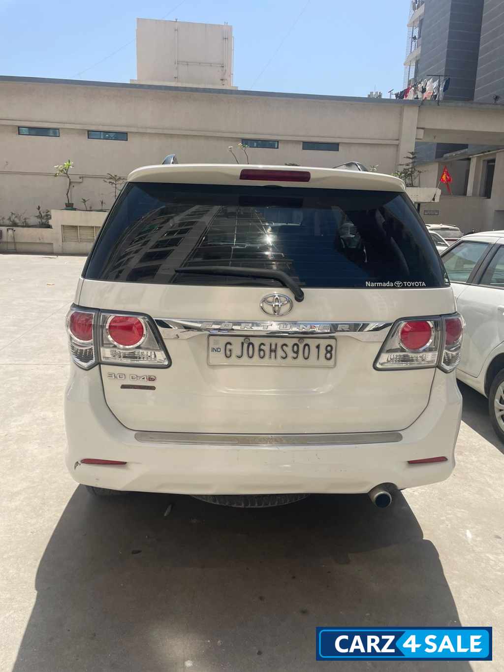White Toyota Fortuner 3.0 AOUTOMATIC