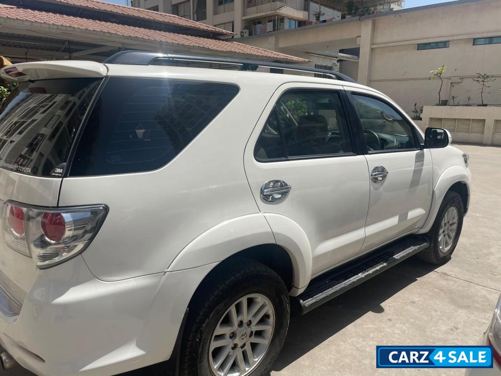 White Toyota Fortuner 3.0 AOUTOMATIC