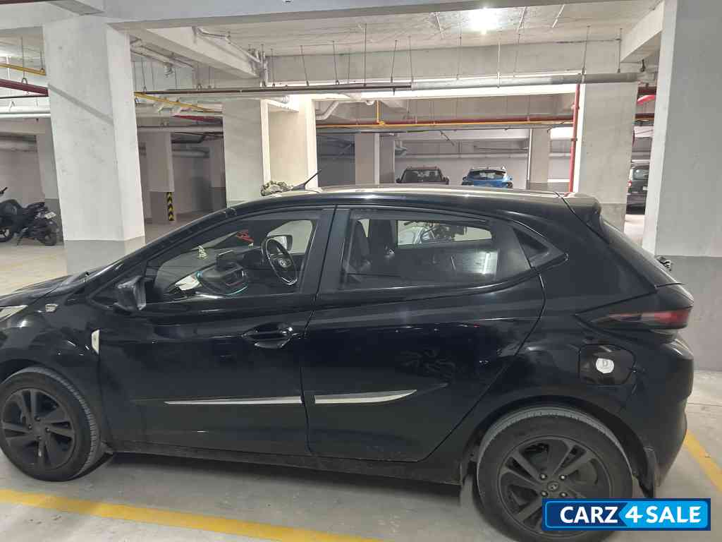 Tata Altroz Xzplus diesel dark edition