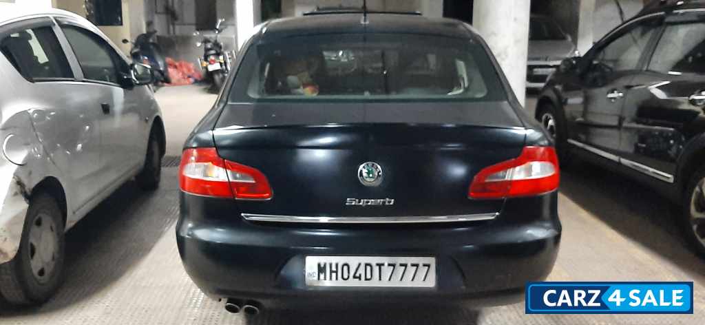 Matt Black Skoda Superb 1.8 TSI Elegance