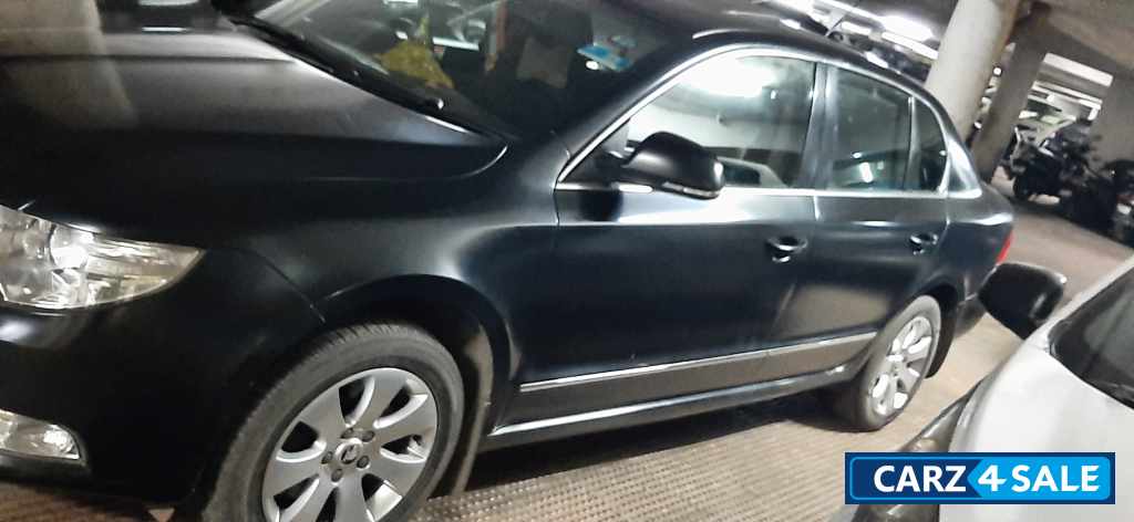 Matt Black Skoda Superb 1.8 TSI Elegance