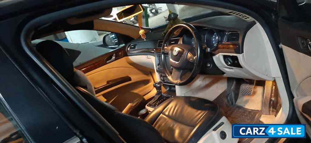 Matt Black Skoda Superb 1.8 TSI Elegance