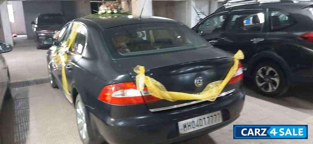 Matt Black Skoda Superb 1.8 TSI Elegance