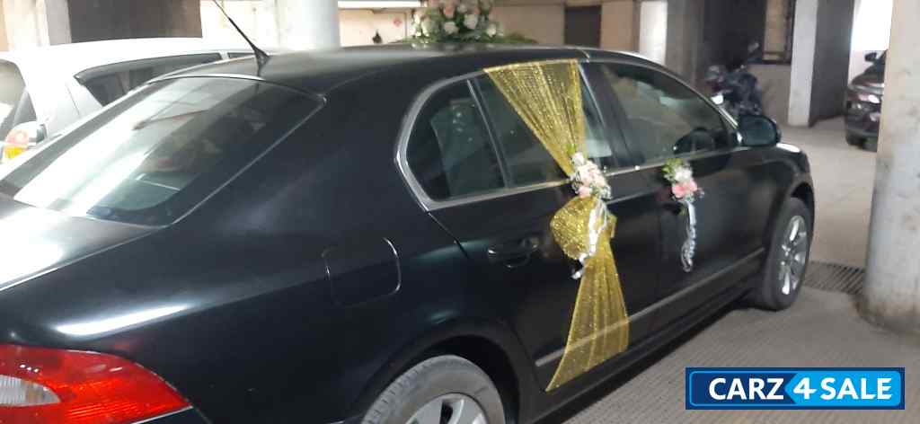 Matt Black Skoda Superb 1.8 TSI Elegance