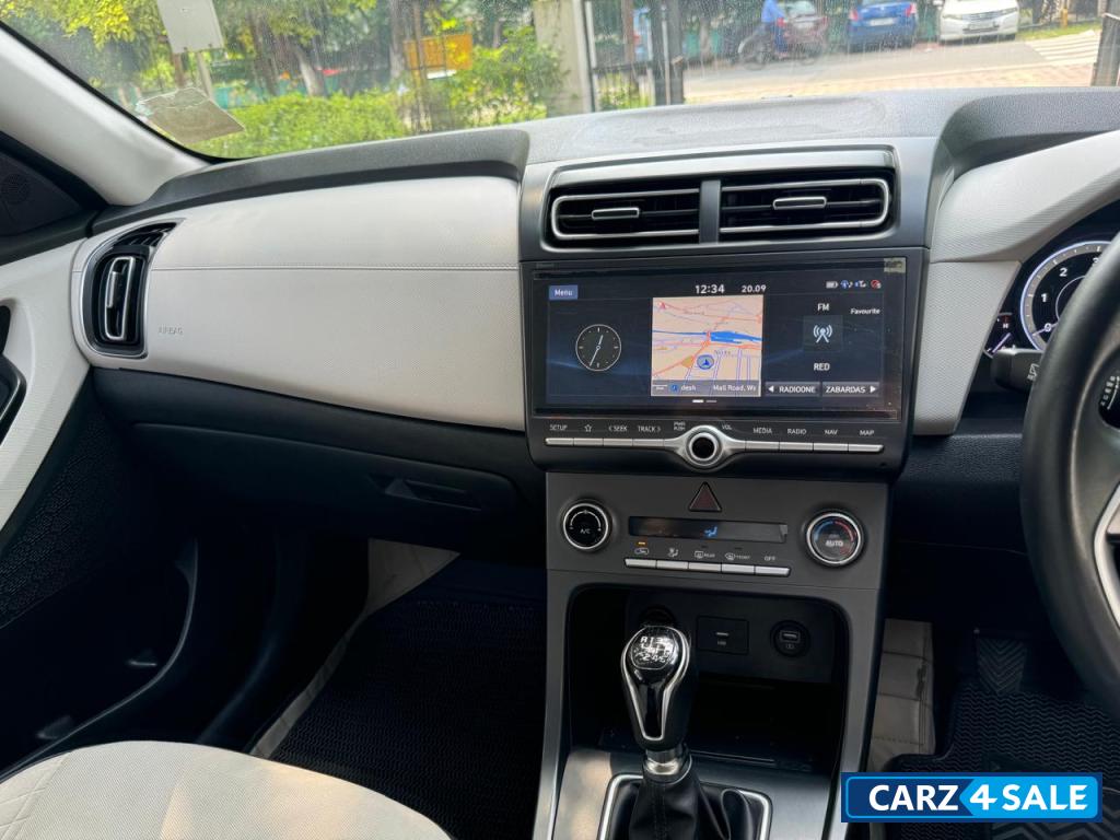 Polar White Hyundai Creta Sx1.5 Diesel