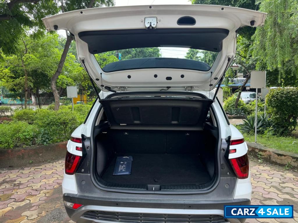 Polar White Hyundai Creta Sx1.5 Diesel