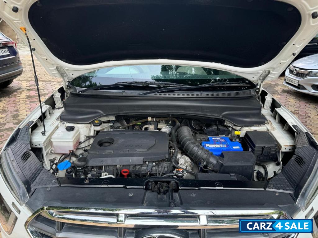 Polar White Hyundai Creta Sx1.5 Diesel