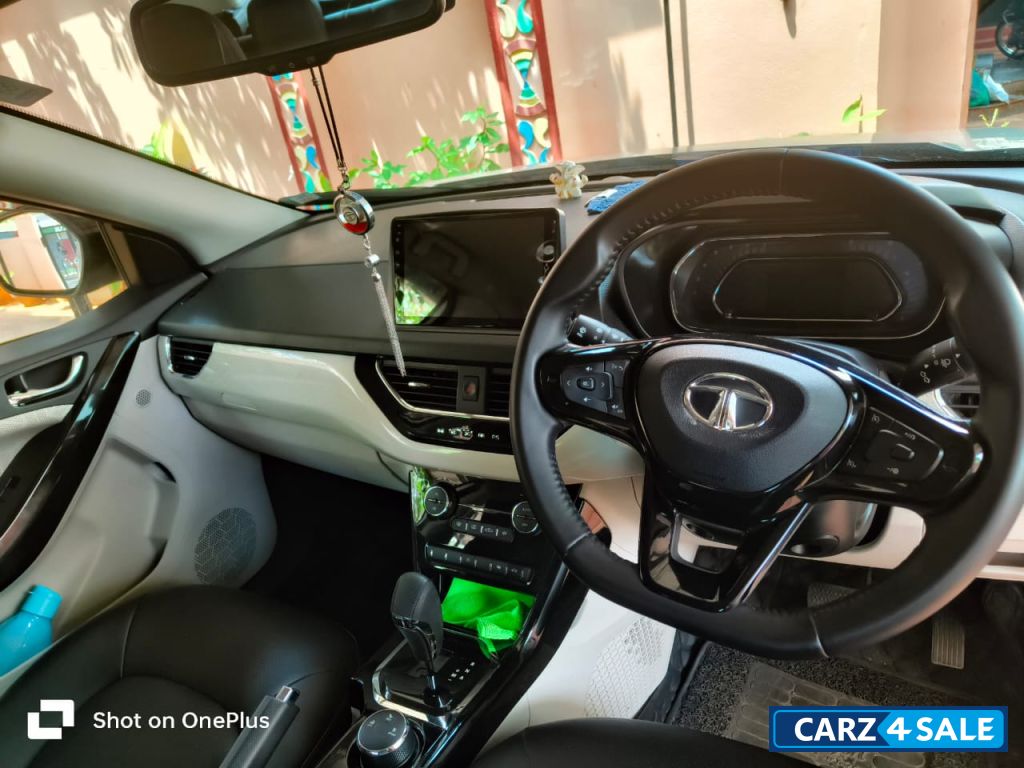 White Tata Nexon XZA + LUXS AMT Diesel