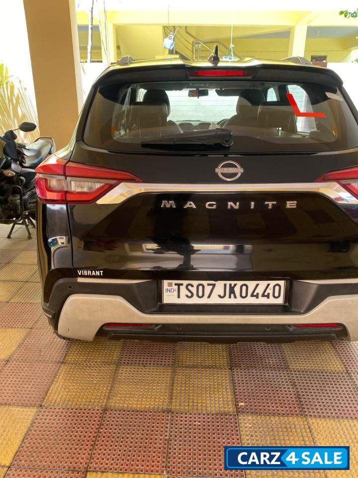 Onyx Black Nissan Magnite MTXV BSVI