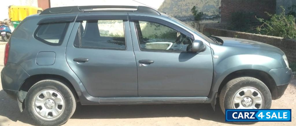 Grey Renault Duster 85 ps RXL