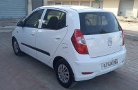 White Hyundai i10 Sportz 1.1