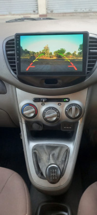 White Hyundai i10 Sportz 1.1