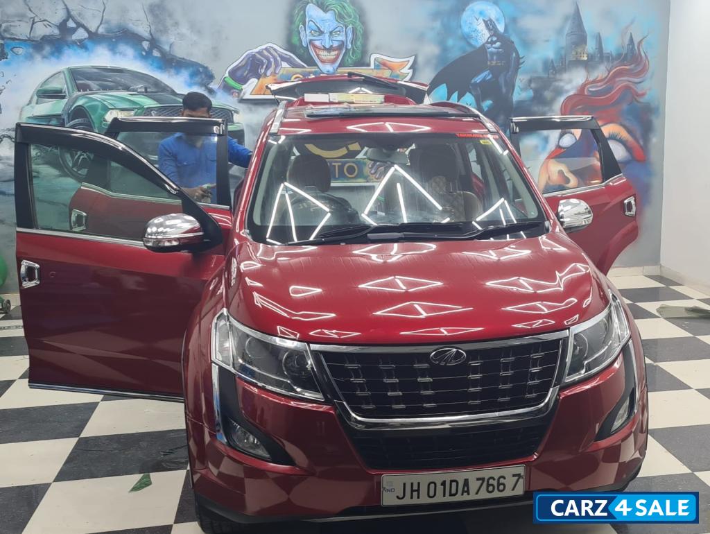 Mahindra XUV 500 W11 AT Mahindra XUV 500 W11 AT