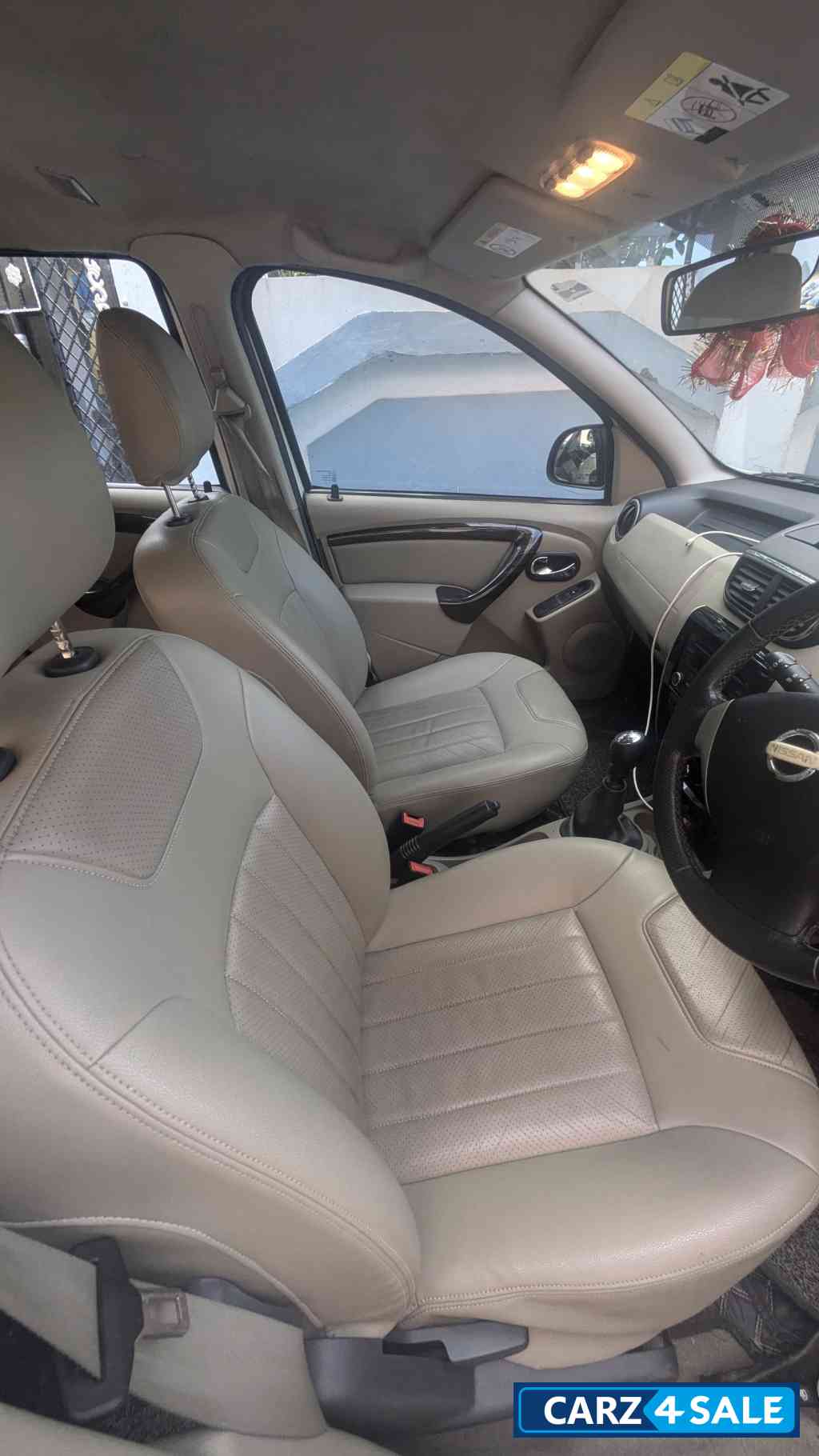 White Nissan Terrano XV 110ps