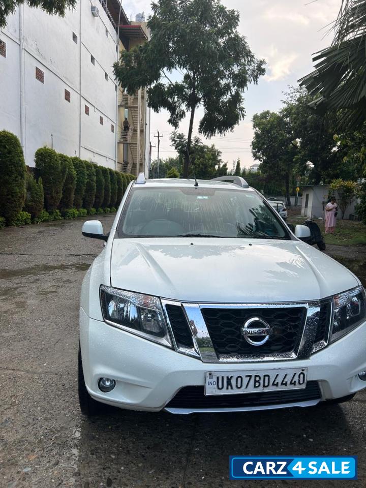 White Nissan Terrano XV 110ps