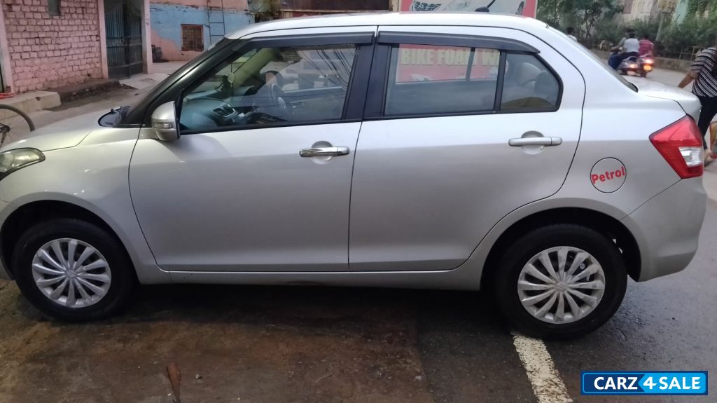 Silky Silver Maruti Suzuki Swift Swift dezire petrol vxi