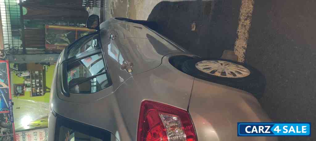 Silky Silver Maruti Suzuki Swift Swift dezire petrol vxi