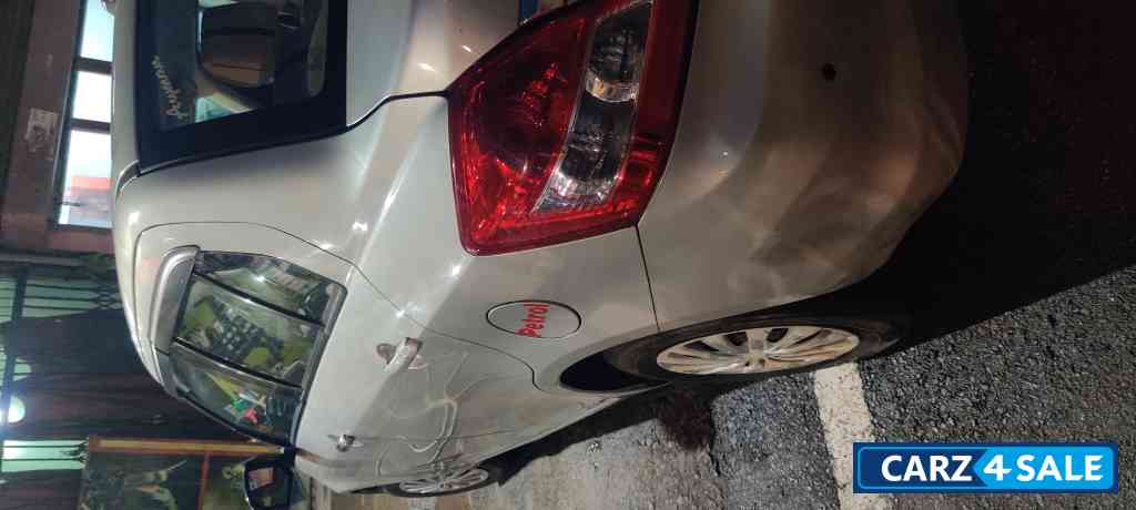 Silky Silver Maruti Suzuki Swift Swift dezire petrol vxi