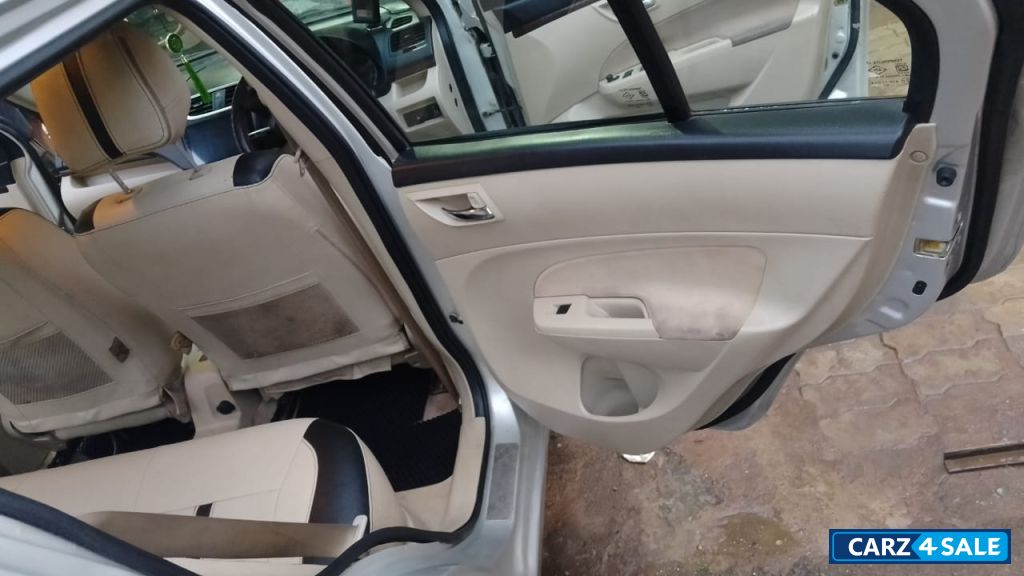 Silky Silver Maruti Suzuki Swift Swift dezire petrol vxi