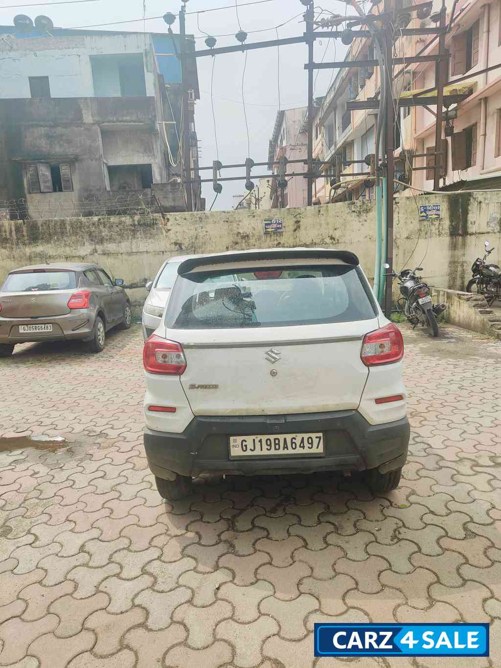 White Maruti Suzuki S-Presso VXI CNG