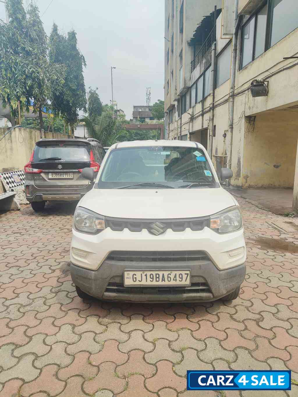 White Maruti Suzuki S-Presso VXI CNG