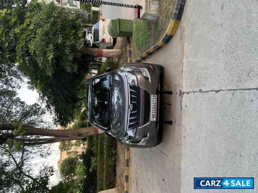 Brown Mahindra XUV 500 W10 manual