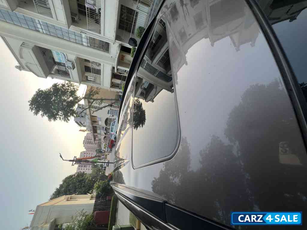 Brown Mahindra XUV 500 W10 manual