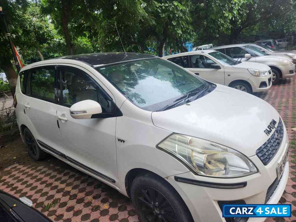 White Maruti Suzuki Ertiga Ertiga ZXI