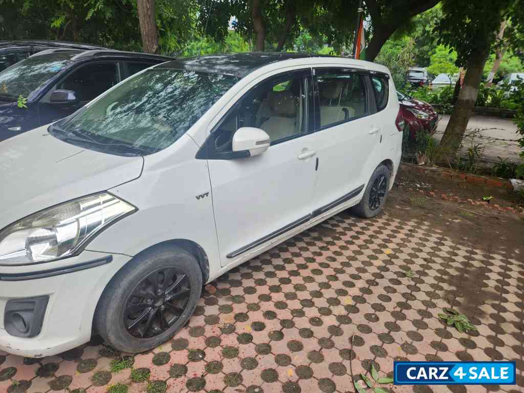 White Maruti Suzuki Ertiga Ertiga ZXI