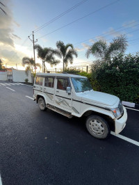 White Mahindra Bolero BsIV Di turbo 2015
