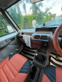 White Mahindra Bolero BsIV Di turbo 2015