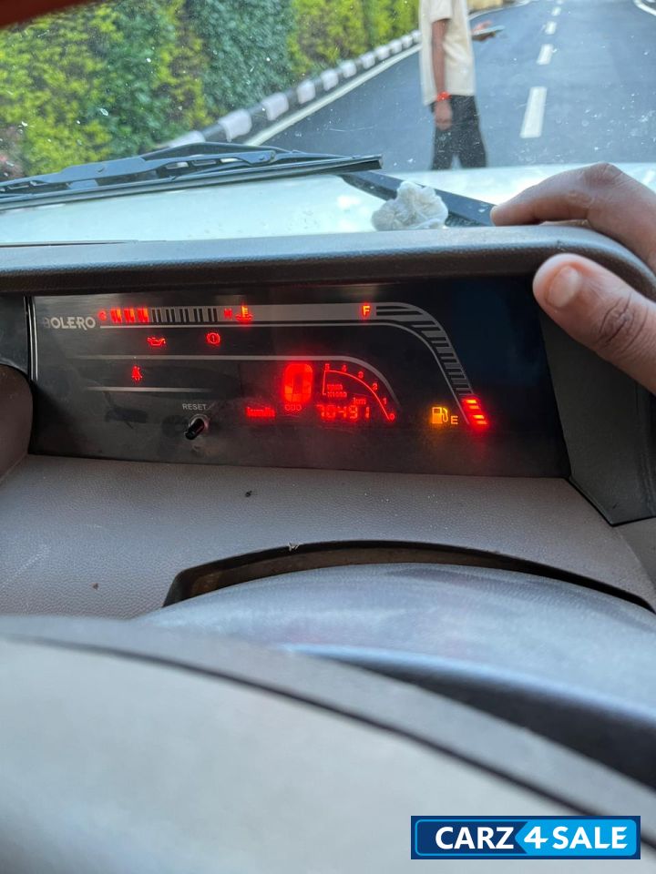 White Mahindra Bolero BsIV Di turbo 2015